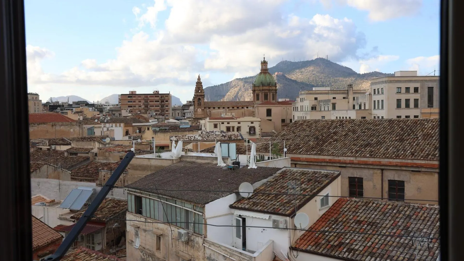 Palermo Centro Affittacamere Spina 0*,